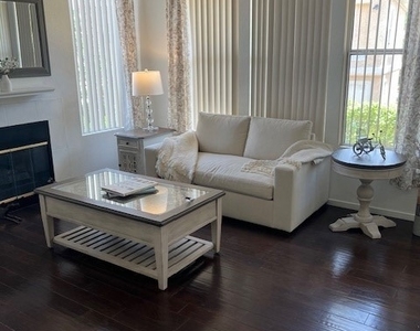 251 S Green Valley Parkway - Photo Thumbnail 9