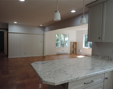 3765 East Avenue - Photo Thumbnail 8