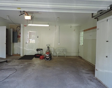 3765 East Avenue - Photo Thumbnail 6