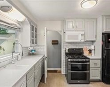 839 Elmwood Avenue - Photo Thumbnail 4