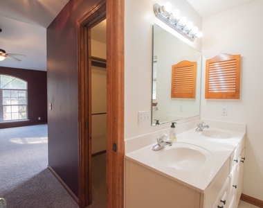 81 Retreat Place - Photo Thumbnail 54