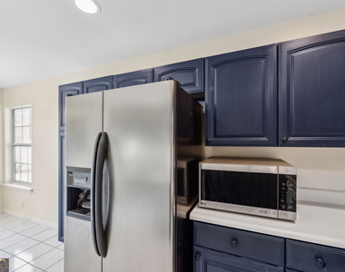 81 Retreat Place - Photo Thumbnail 4
