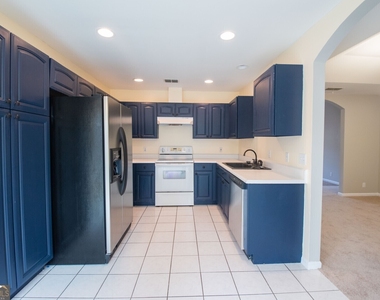 81 Retreat Place - Photo Thumbnail 45