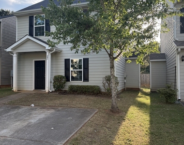 241 Coral Circle - Photo Thumbnail 2