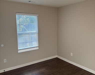 241 Coral Circle - Photo Thumbnail 20