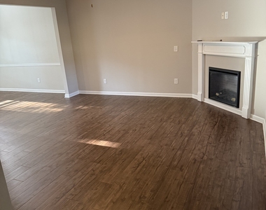 241 Coral Circle - Photo Thumbnail 5