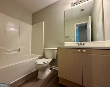 15 Lakeside Circle - Photo Thumbnail 15