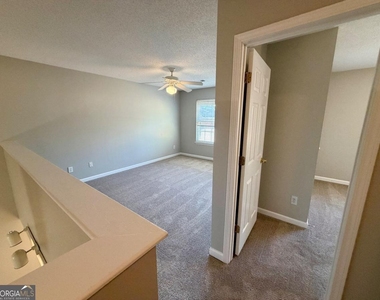 15 Lakeside Circle - Photo Thumbnail 11