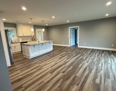2043 Juanita Street - Photo Thumbnail 4
