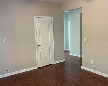 3544 College Street - Photo Thumbnail 7