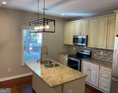3544 College Street - Photo Thumbnail 3