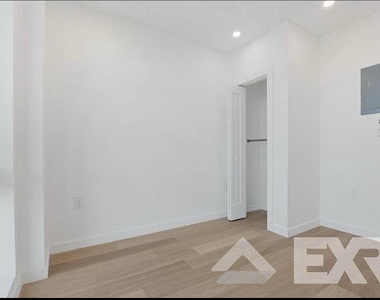 3216 Glenwood Road - Photo Thumbnail 11