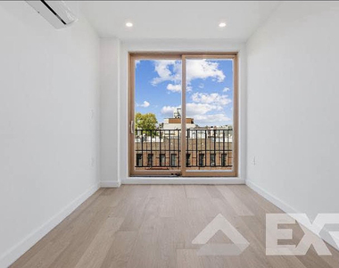 3216 Glenwood Road - Photo Thumbnail 6