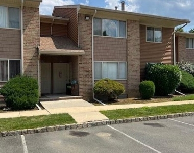 405 Cynthia Ct - Photo Thumbnail 1