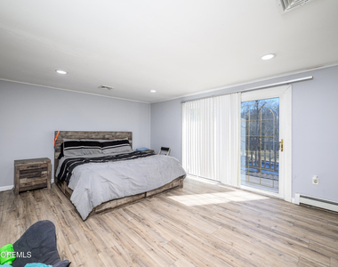 570 Eltone Road - Photo Thumbnail 16