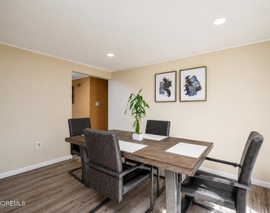 570 Eltone Road - Photo Thumbnail 35