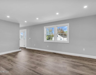 553 Colts Neck Road - Photo Thumbnail 14