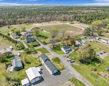 553 Colts Neck Road - Photo Thumbnail 5