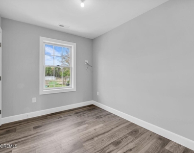 553 Colts Neck Road - Photo Thumbnail 23