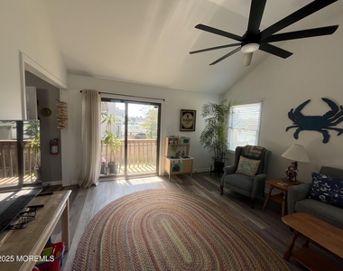 103 Chicago Avenue - Photo Thumbnail 6