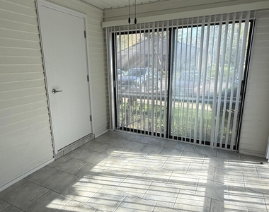218 Medford Court - Photo Thumbnail 2