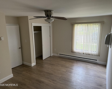 218 Medford Court - Photo Thumbnail 14