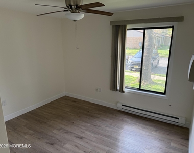 218 Medford Court - Photo Thumbnail 15