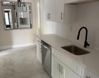 218 Medford Court - Photo Thumbnail 11