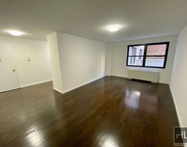 E 16 St - Photo Thumbnail 2
