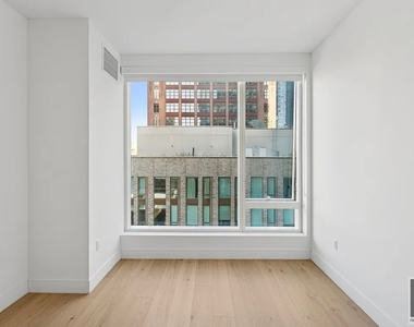 West 43rd Street - Photo Thumbnail 2