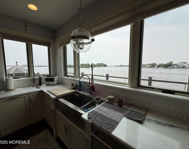 36 Beach Street - Photo Thumbnail 5