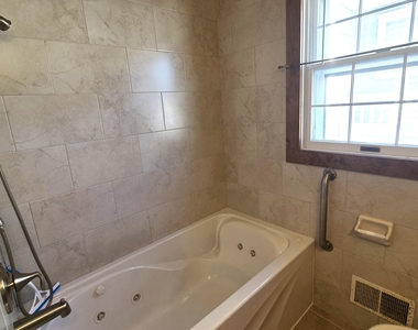 207 Bay Boulevard - Photo Thumbnail 15