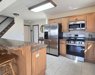 207 Bay Boulevard - Photo Thumbnail 3