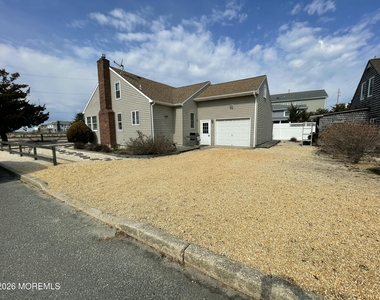 207 Bay Boulevard - Photo Thumbnail 1