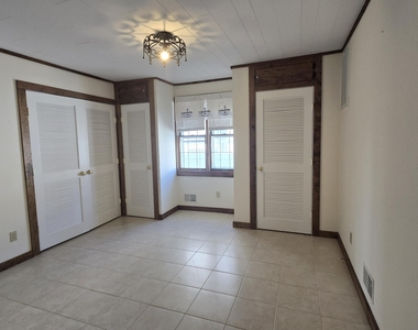 207 Bay Boulevard - Photo Thumbnail 9
