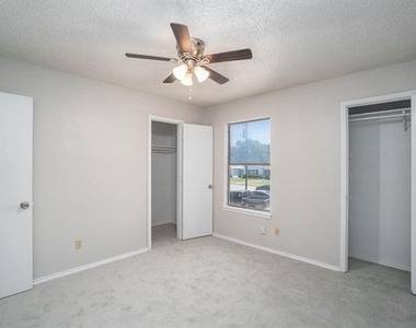 3301 Aurora Street - Photo Thumbnail 11