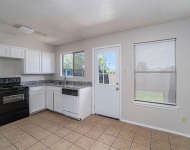 3301 Aurora Street - Photo Thumbnail 10
