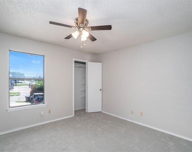 3301 Aurora Street - Photo Thumbnail 14