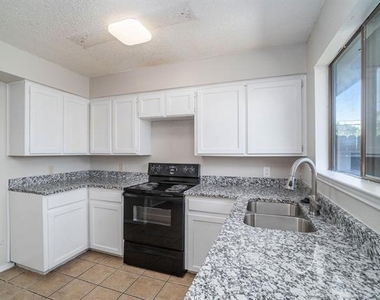 3301 Aurora Street - Photo Thumbnail 6