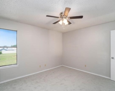 3301 Aurora Street - Photo Thumbnail 19