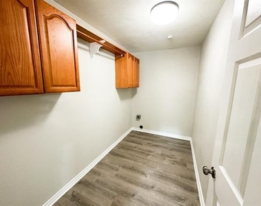 6461 Danbury Lane - Photo Thumbnail 17