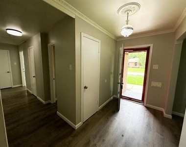 6461 Danbury Lane - Photo Thumbnail 5