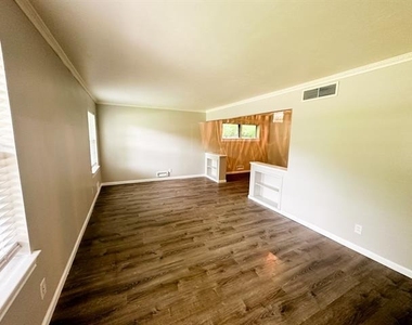 6461 Danbury Lane - Photo Thumbnail 6