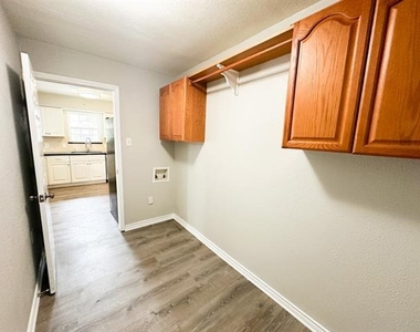 6461 Danbury Lane - Photo Thumbnail 18