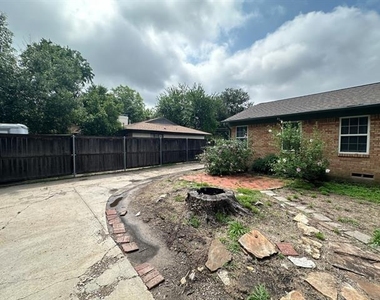 6461 Danbury Lane - Photo Thumbnail 27
