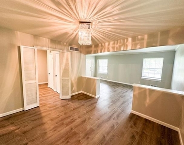 6461 Danbury Lane - Photo Thumbnail 10