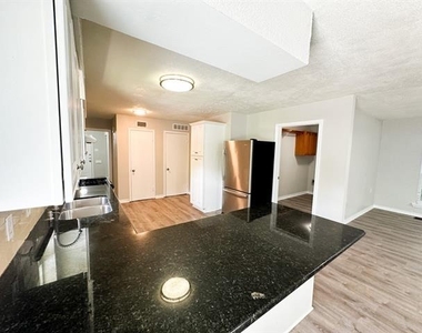 6461 Danbury Lane - Photo Thumbnail 14
