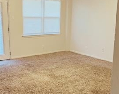 606 W Main Street - Photo Thumbnail 3