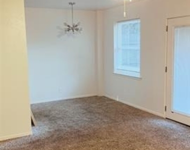 606 W Main Street - Photo Thumbnail 4