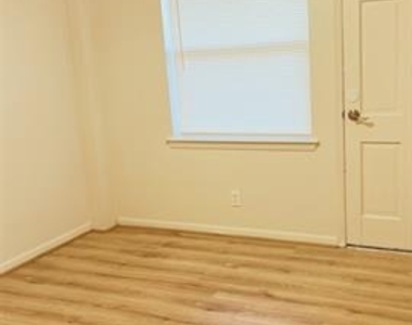 606 W Main Street - Photo Thumbnail 6
